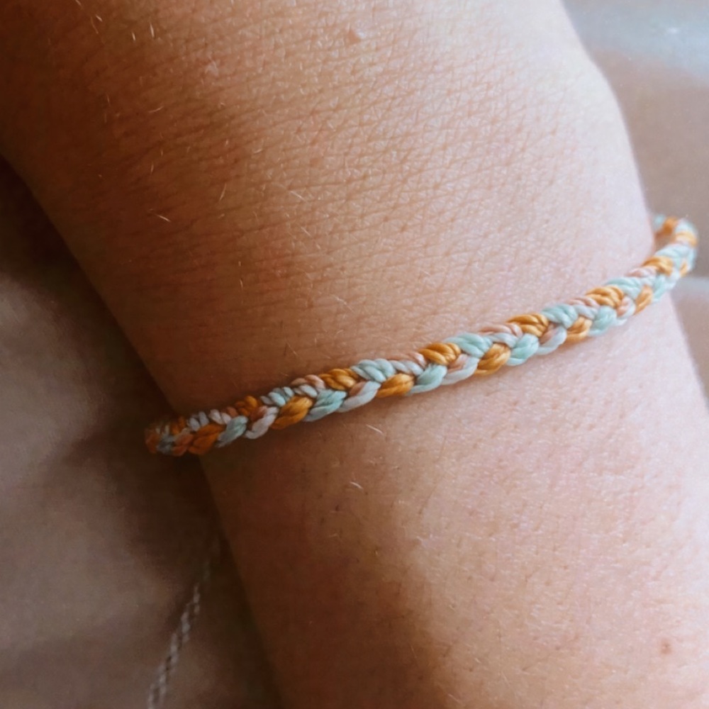 pura vida braided bracelet :)